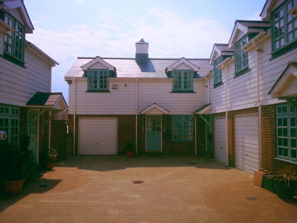 Bo'S Holiday Cottage Eastbourne Ngoại thất bức ảnh